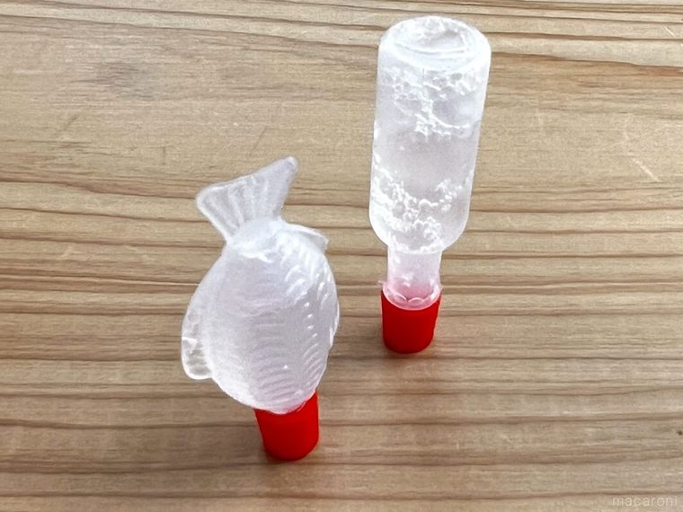 化粧水が入ったダイソーのタレビン2本