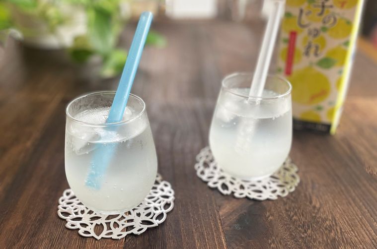 グラスに入った柚子サイダー