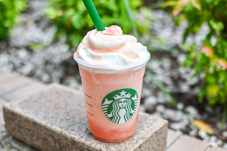 ドリンクを斜めから