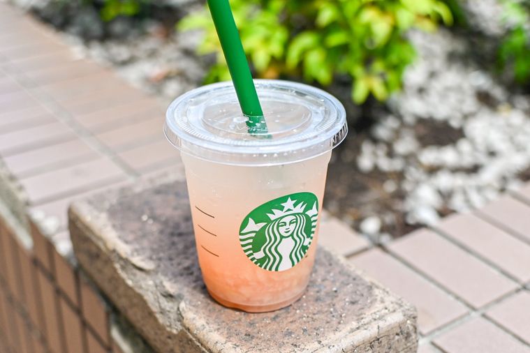 ドリンクを斜めから