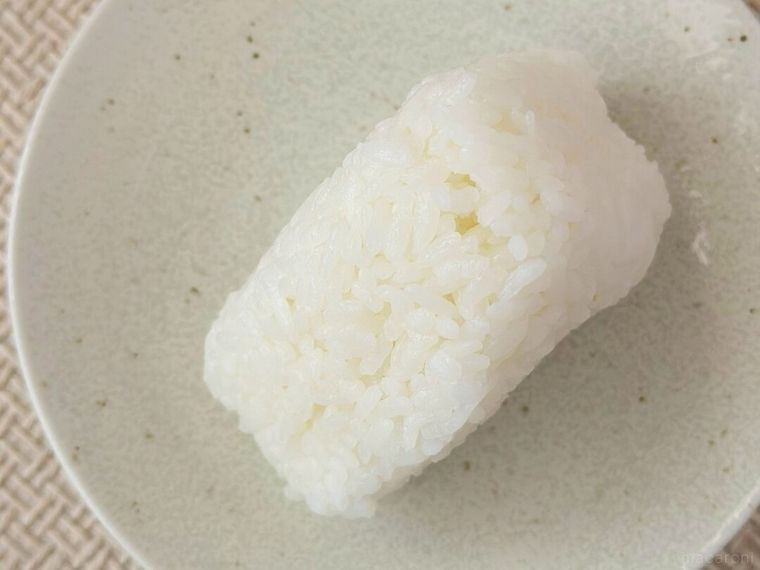 上から見た令和3年産米使用 塩にぎり