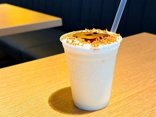 マクドナルドブルーベリーチーズケーキフラッペはもう飲んだクリーミー感に最高の声が続出