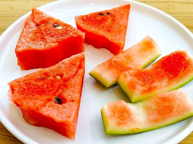 スイカの皮を取った様子