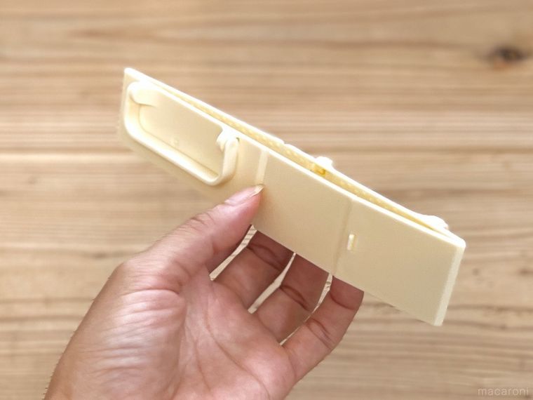 らくらくラップご飯を折りたたんだ様子