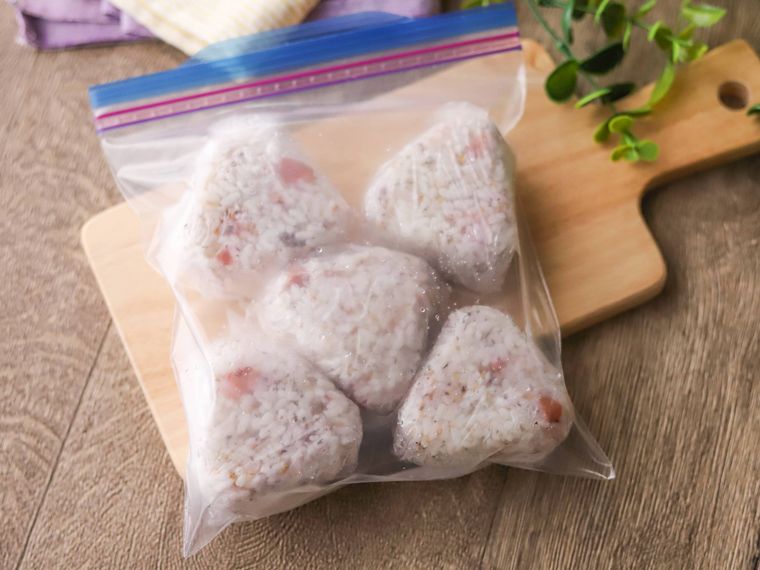 梅ゆかりおにぎり