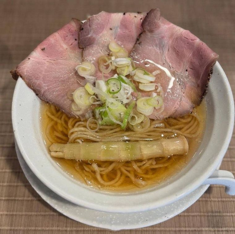 白い丼に入った淡竹はちく