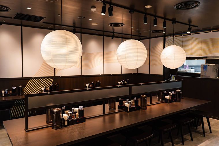 ラーメン店内観