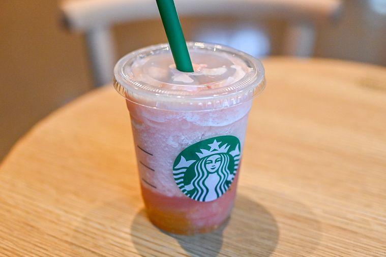 ドリンクを斜めから