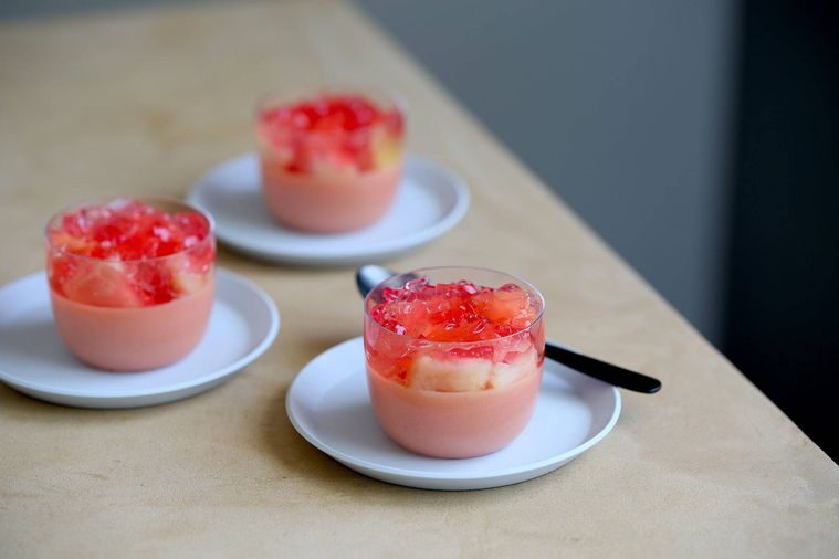 3. 桃の極みプリン