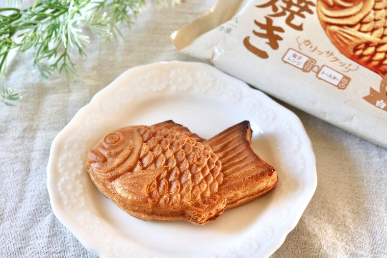 お皿の上にあるたい焼き