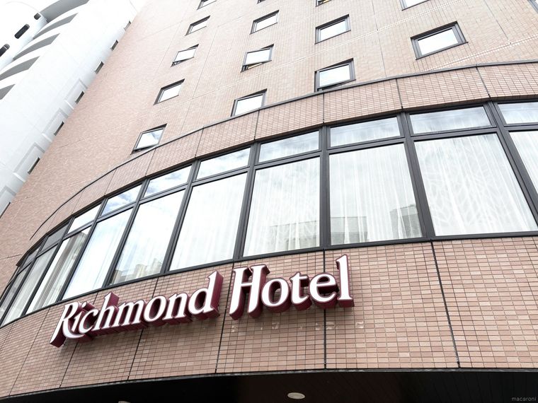 リッチモンドホテル仙台の外観ホテルロゴ