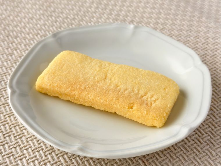 袋から取り出したミルククラシック米菓子