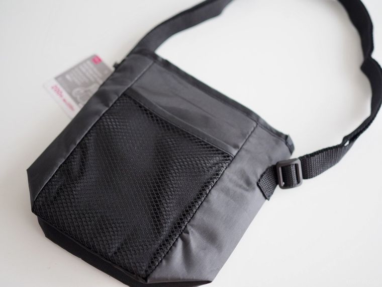 ダイソーモバイルショルダーメッシュバッグ