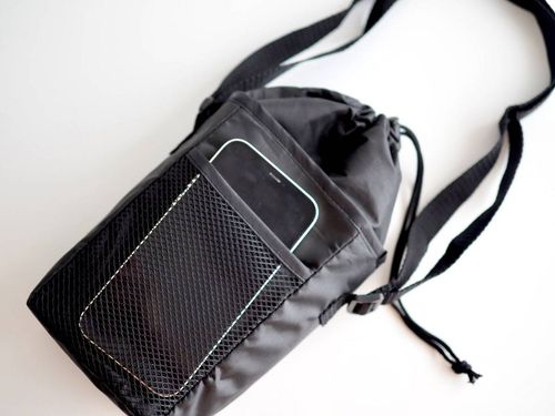 ダイソーのモバイルショルダーにクオリティ高い子連れに最高。たった220円のバッグの実力