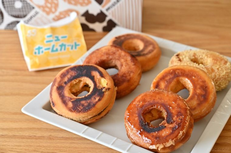 焼きホームカット6種類をお皿に並べている