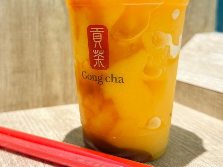 カップにはいったマンゴーピーチ阿里山 ジェラッティー