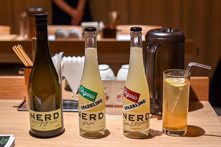 飲み物が並んでいるところ