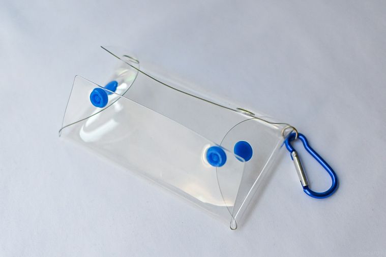 ポーチを開けたところ