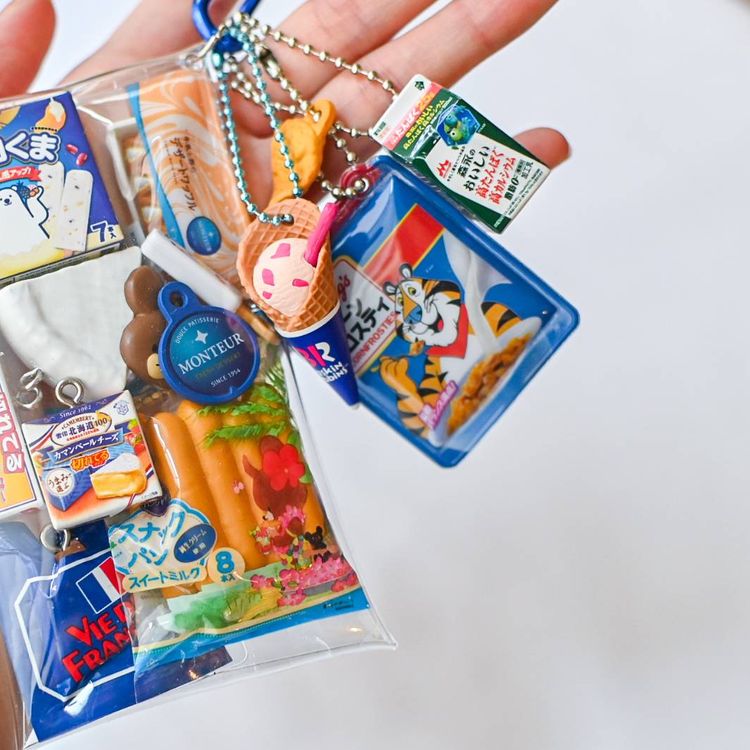 100均グッズで「ガチャ詰めポーチ」を作ってみた。きれいに仕上げる 