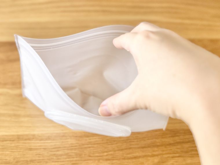 セリアフタ付ウェットシートケース クリアMを開いた様子