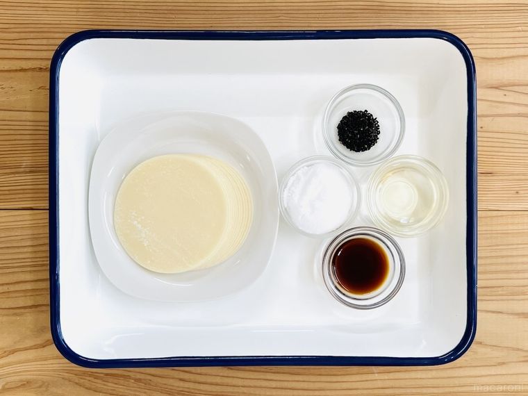 餃子の皮、黒いりごま、砂糖、みりん、しょうゆ