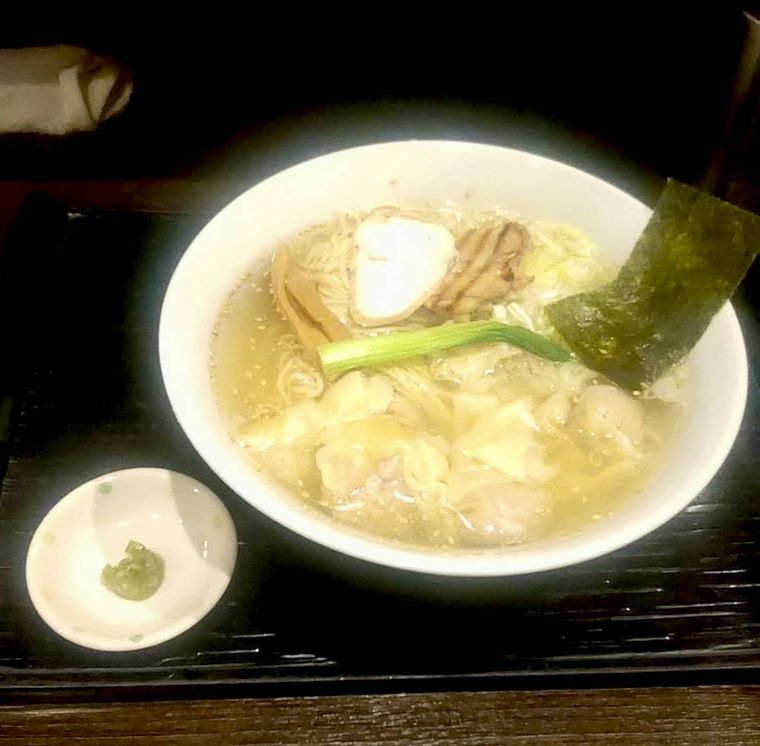 ラーメン龍のひげのワンタンラーメン