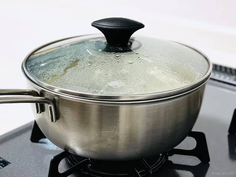 そうめんが入った鍋