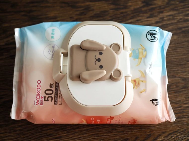 おしりふきのフタを縦にはったところ