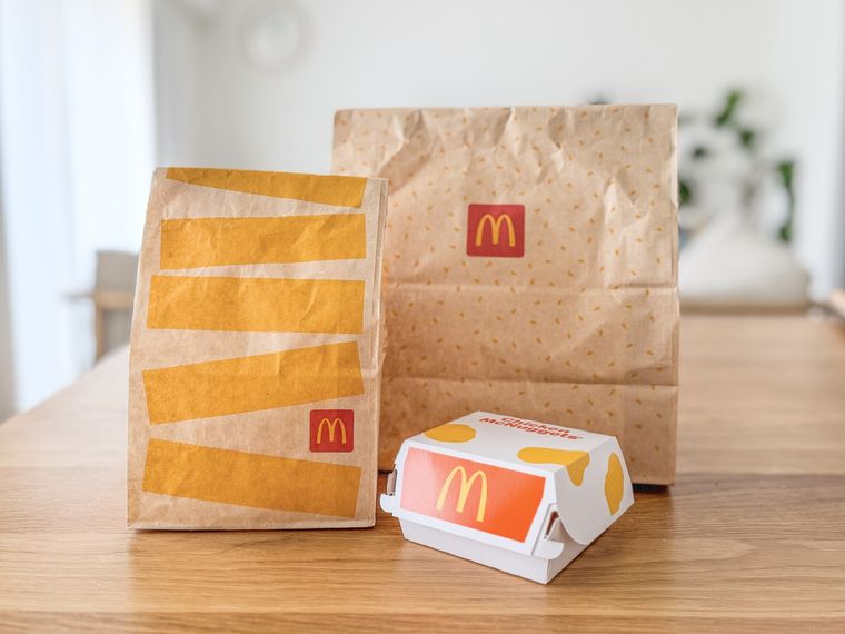 マクドナルドの袋やチキンナゲットのBOX