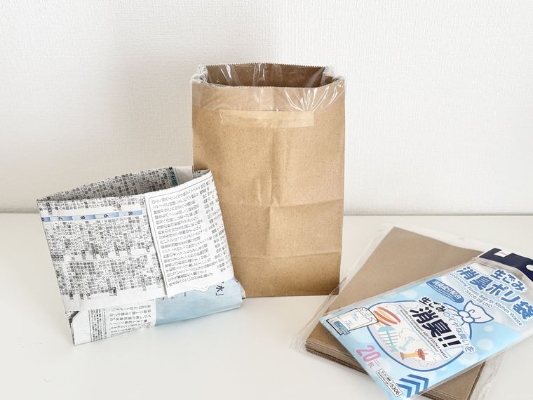 紙袋と新聞紙で作ったエチケット袋