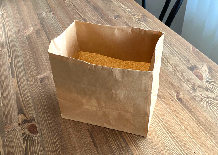 収納袋に加工した紙袋