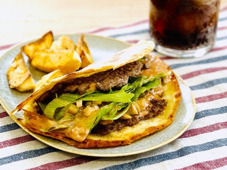 ビッグマックタコス、ポテトフライ、コーラ