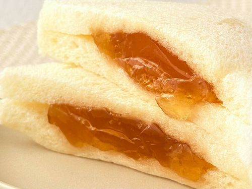 背徳感のかたまり。ドンキ新作はちみつMAXサンドが激甘だと思いきや