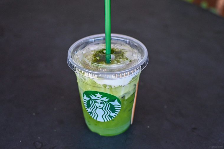 ドリンクを斜めから