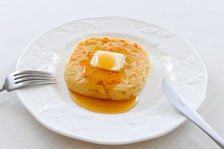 バターとはちみつをトッピングした豆腐トースト