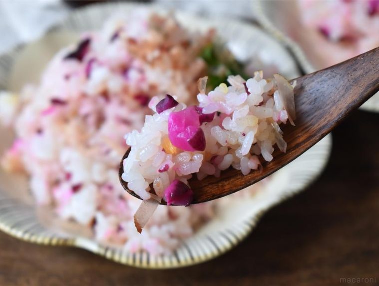 さじですくったしば漬け炒飯