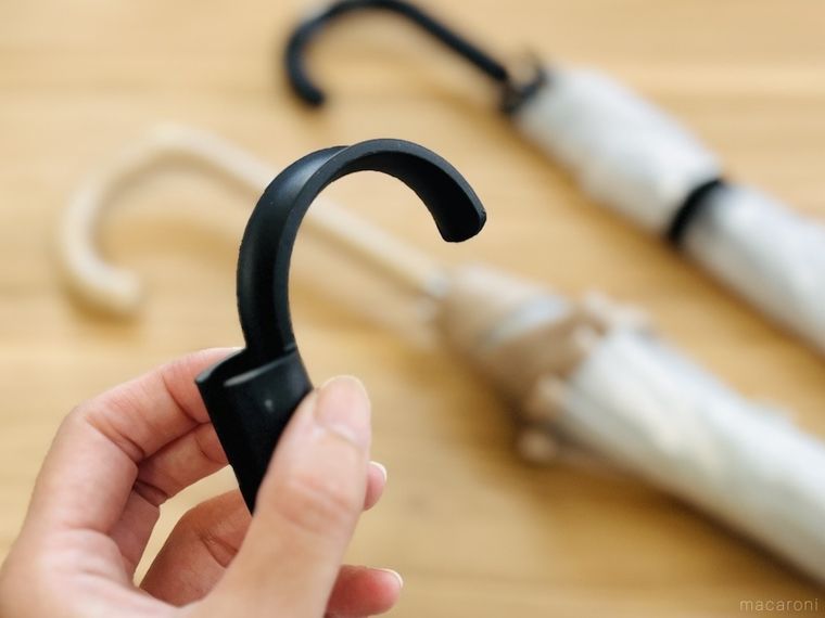 セリアの両手が自由に使える傘ハンドホルダー