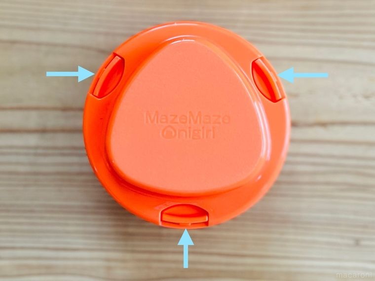 まぜこみおにぎり型のフタ