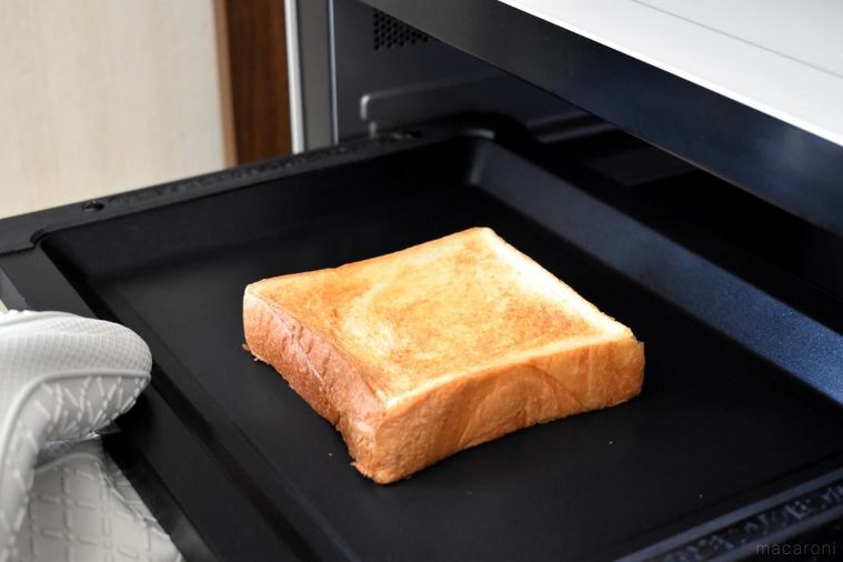 トーストした食パン