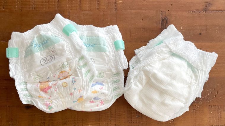 並んでいるオムツ