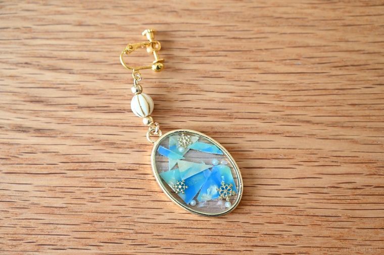 青色のイヤリング