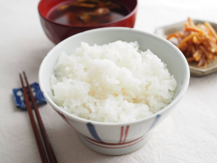 茶碗に入れたごはん