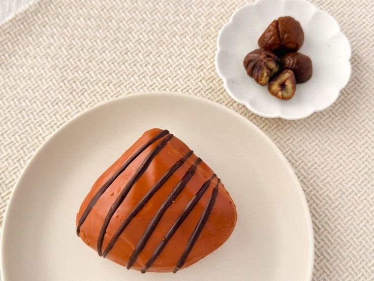 くりド エンゼルマロン風味チョコと甘栗が並んでいる様子