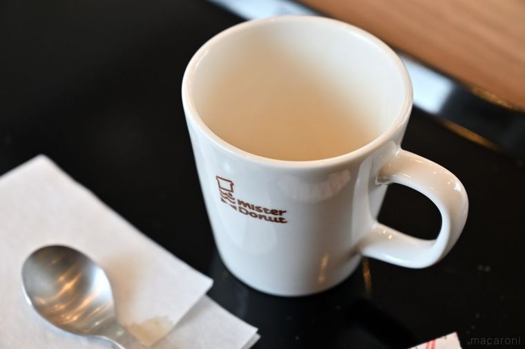 空になった白いマグカップ