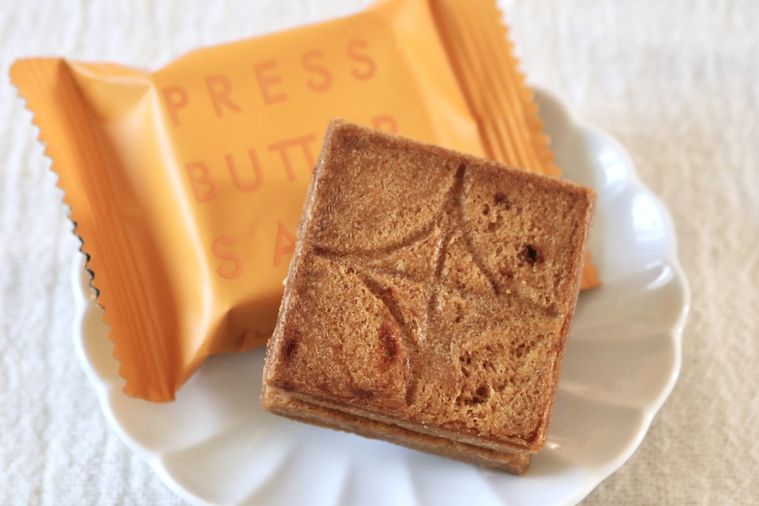 個包装のパッケージとバターサンド