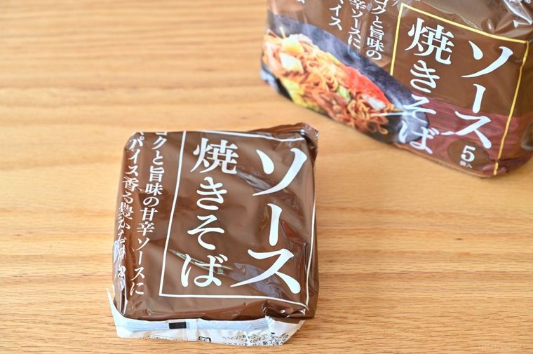 トライアルのソーセージ食入りのパッケージと1食分のパッケージ