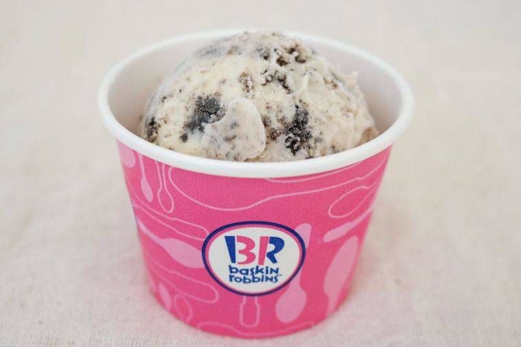 カップに入ったサーティワンのクッキーアンドクリーム