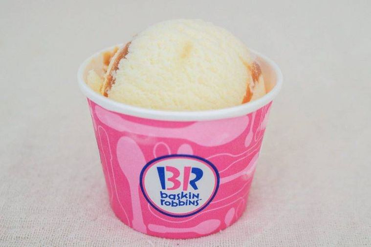 カップに入ったサーティワンのキャラメルリボン