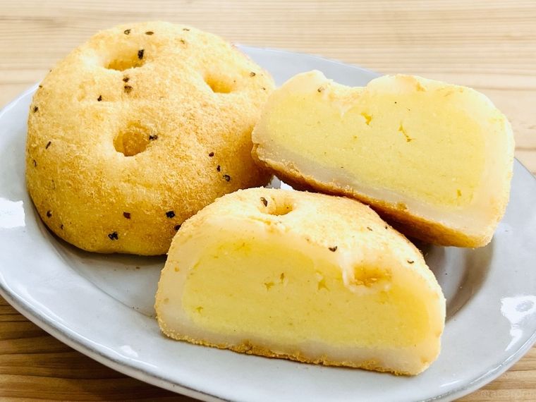 ハートブレッドアンティークのカムジャパンを皿に盛り付けた様子