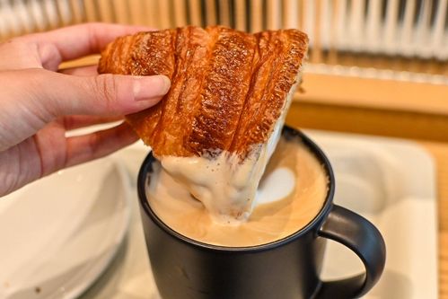 スタバの新スポットに潜入新宿スターバックス リザーブ カフェで食べ比べ